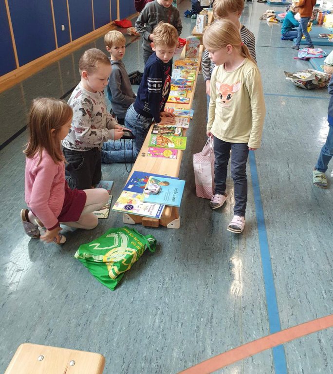 Bücherflohmarkt Grundschule Neukirchen 2022