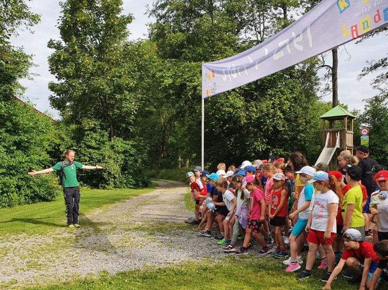 Kinder laufen für Kinder 2022 quer